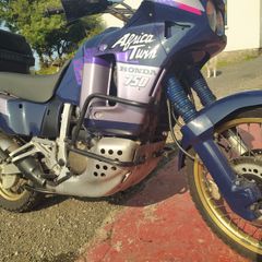 Honda xrv750 africa twin / Kawasaki Z650b / Honda 250 Ko