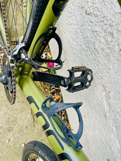 Carrera Crixus Gravel Adventure Bike Medium 18 inch Frame Shimano Claris Disc Brakes