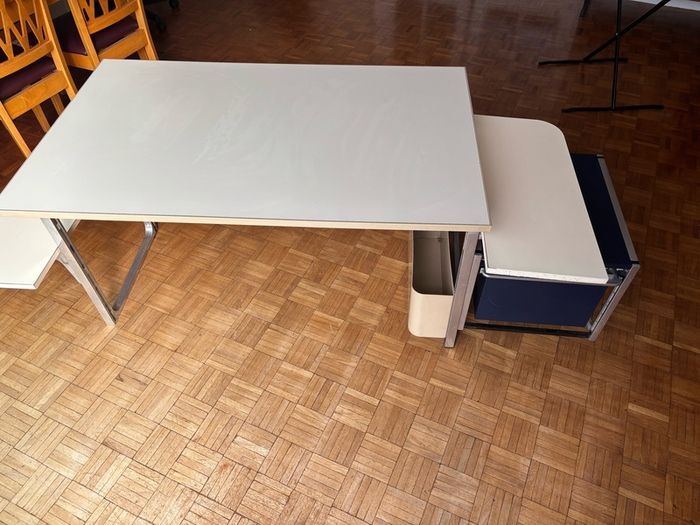 Desk "USM Kitos" modular