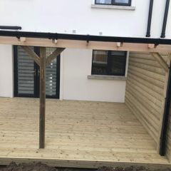 Pergola decking side entrance