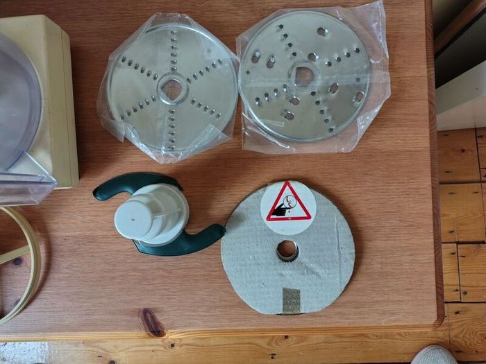 Vintage Philips Food Processor (HR 2374)