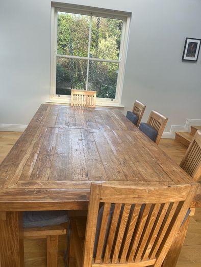 Solid hard wood stunning extendable dining table plus chairs