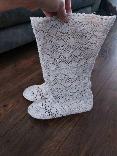 Cream crochet boots-uk7