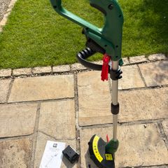 Cordless grass edge trimmer