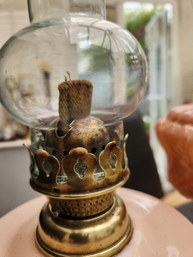FOUR working oil lamps
