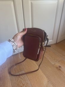 phone shoulder
