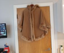 Boohoo  Camel Faux Fur Cape, Sleeves  With Hood   S. 14-16.