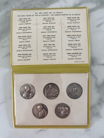 1900 - 1954 Holy Years Of The Xx Century Pope Coin Set