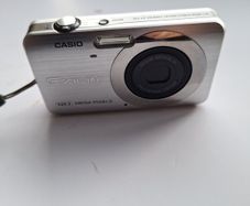 Casio Exilim EX-Z90 compact digital camera
