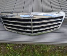 Genuine mercedes benz w212 e class front grill