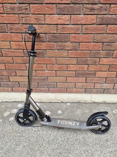 Adult scooter