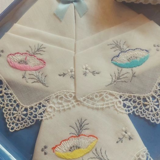Vintage Ladies Handkerchiefs in Original Box