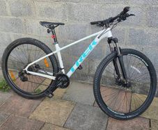 trek marlin 5 mountain bike