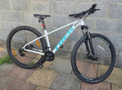 trek marlin 5 mountain bike