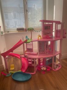 Barbie DreamHouse  Like New