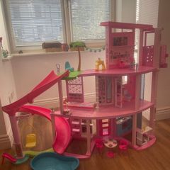 Barbie DreamHouse  Like New