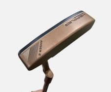 Putter: Ping Heppler Anser 2