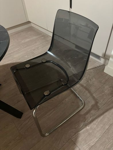 Round kitchen table & 2 chairs