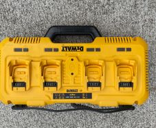 Dewalt 4 port charger DCB104