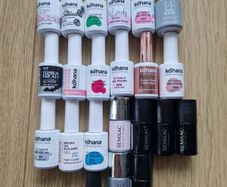 Nail kit lamp and polishes