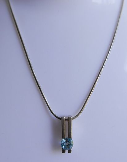 Vintage 925 Sterling Silver Pendant with Blue Stone on chain