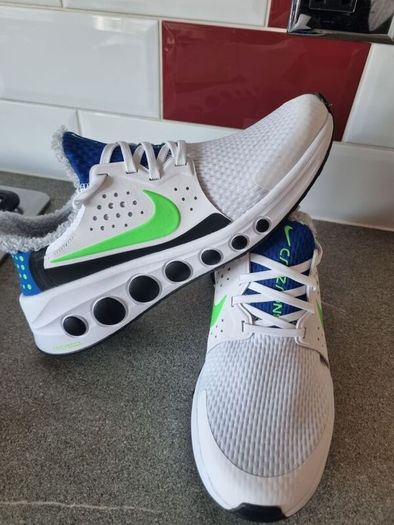 mens nike runners