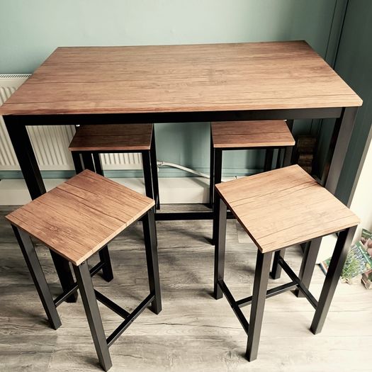 kitchen breakfast bar and stools still available