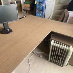 FREE Large offers desk. Need gone asap