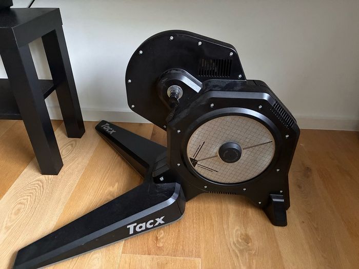 Tacx Flux S Smart Trainer indoor cycling