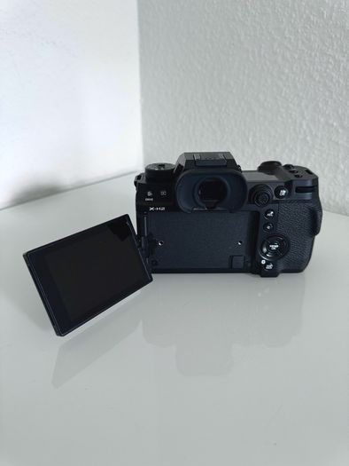 Fujifilm X-H2