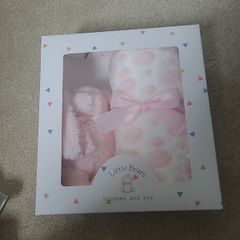 kids blanket and soother