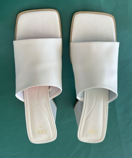 Wide Heel Soft Elegant Leather Sandal Mules Sz 6 / Eu 39. Colour Cream Immaculate. Zara