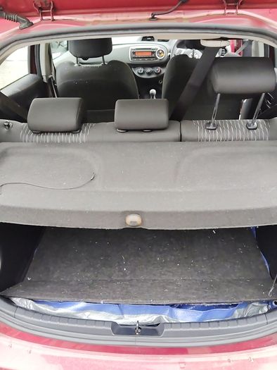 Breaking Toyota Yaris 2013 petrol
