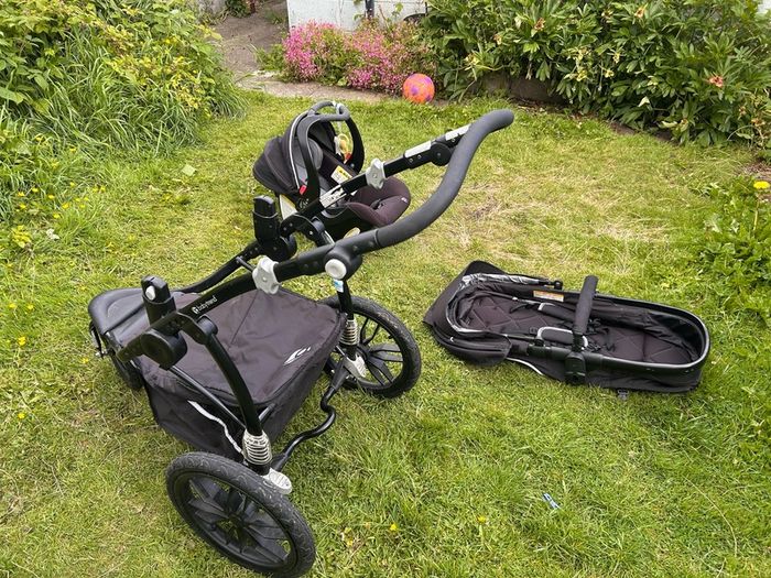 Babytrend car seat, jogger & pram travel system