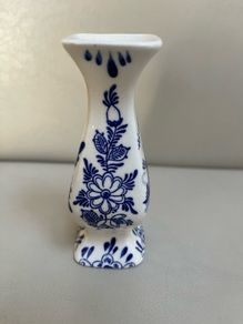 Hand painted Delft bluecolour mini vase