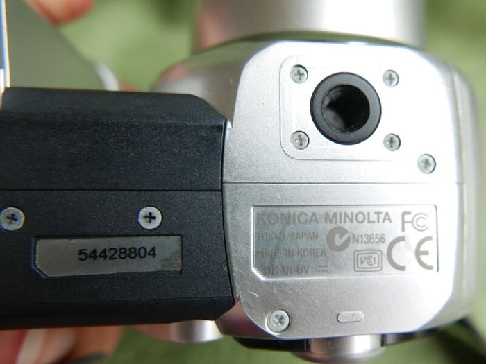 Konica Minolta Dimage Z2 4MP Digital Bridge Camera Working Tested