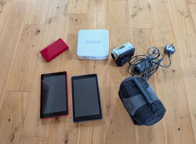 Bulk Lot Of Old Electronics (A fixer upper lot)