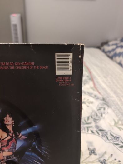 Motley Crue - Shout At The Devil (LP, Album, Gat)