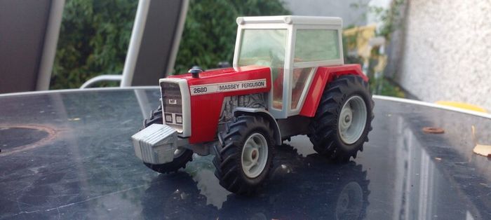 britains MF 2680 model