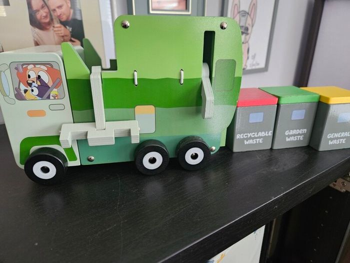 Bluey garbage truck