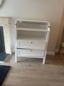 baby changing table