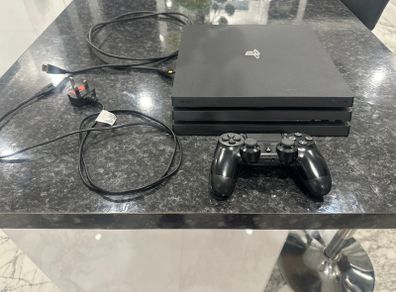 PlayStation 4 Pro + Original Controller