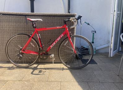 Carrera Zelos Mens 21' (53cm) Road bike for sale.