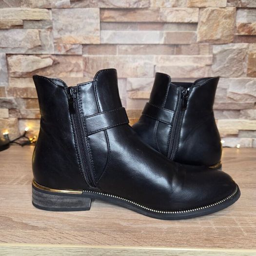 Black Women's Ankle Boots Gold Chain On The Side Gold Studs On The Edge Elastic On The Side, size 39