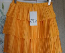 Zara pleated skirt bnwt Postage included