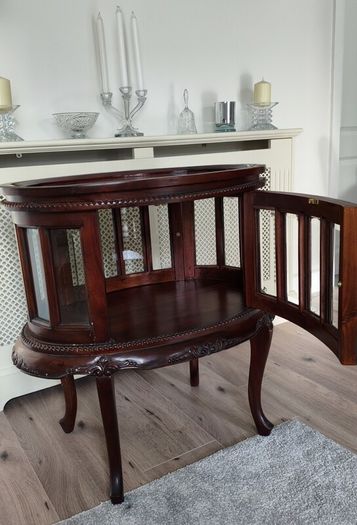 Mahogany Display Cabinet / Drinks Cabinet