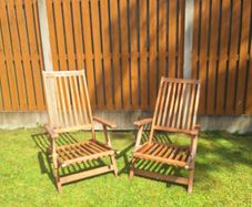 2 Deck Chairs