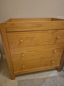 Mamas and papas changing table