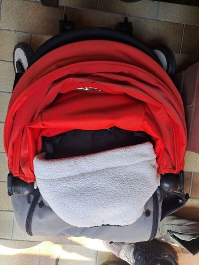 Babyzen yoyo with newborn bassinet