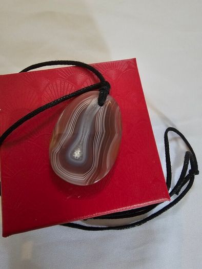 Brown Agate Stone Necklace With Leather String